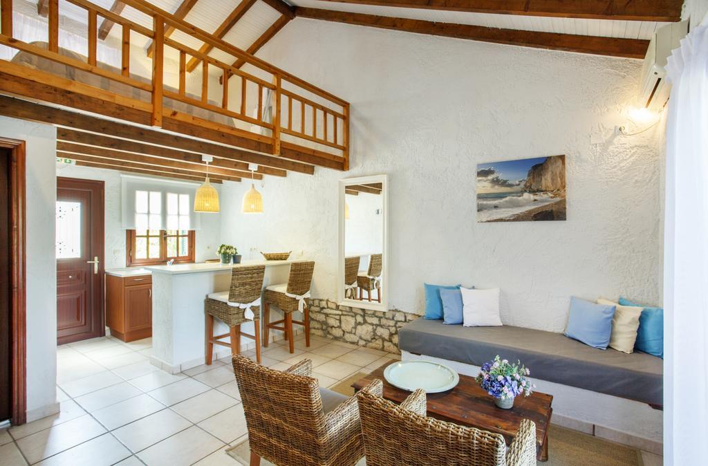 Longós Glyfada Beach Villas חדר תמונה